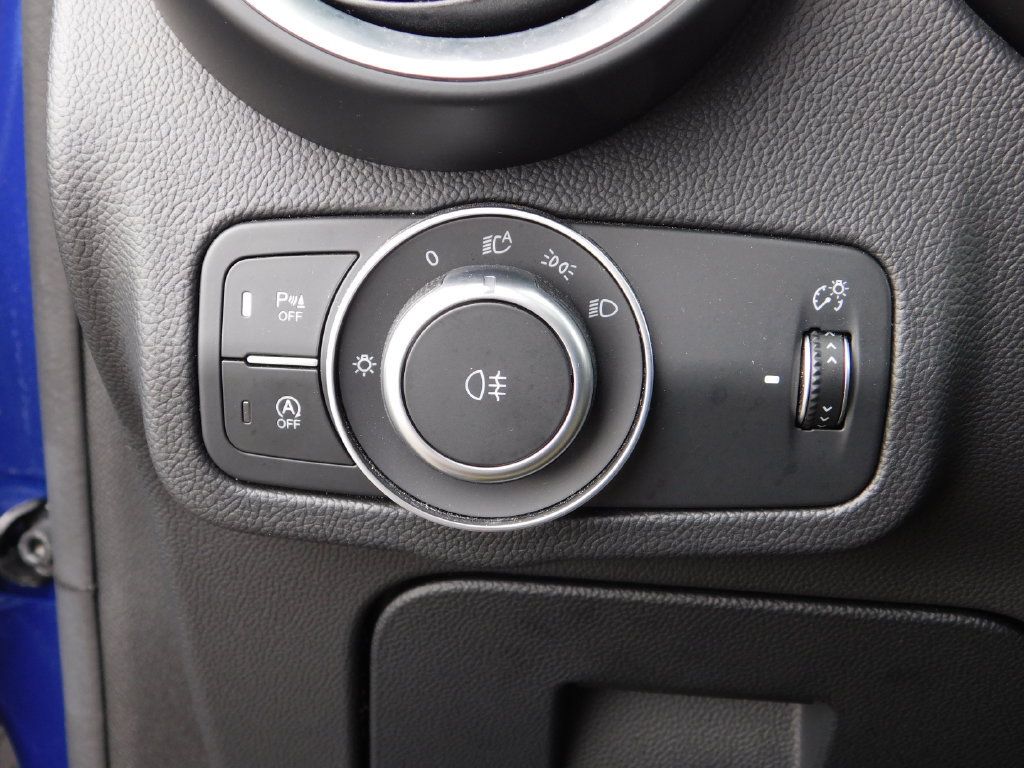 Used 2023 Alfa Romeo Stelvio Ti AWD/4WD image 26