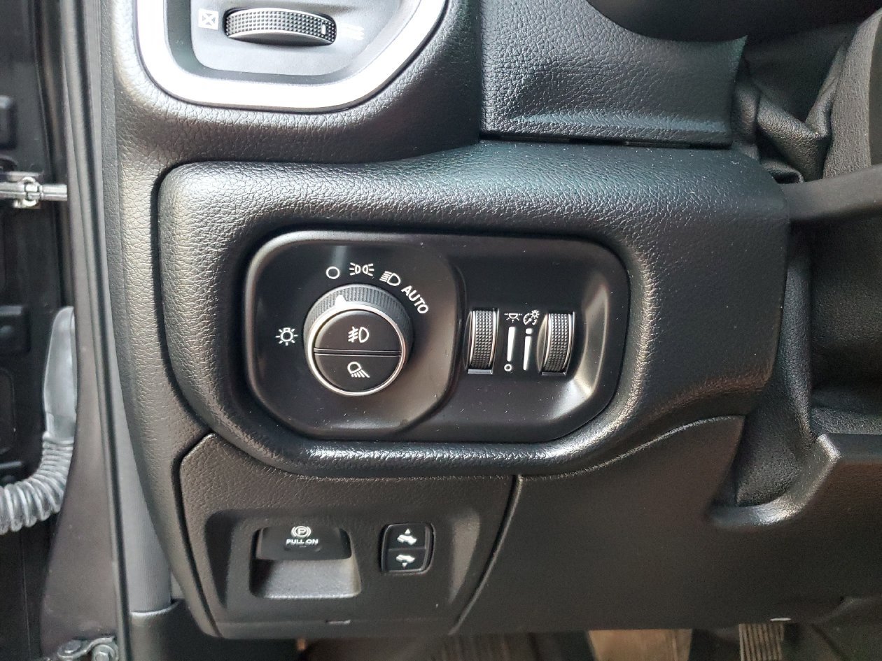 Used 2021 RAM 1500 Laramie w/ Sport Appearance Package AWD/4WD image 30