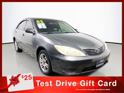 Used 2005 Toyota Camry LE image 1