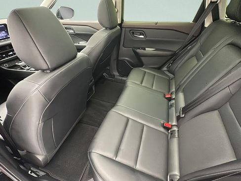 Used 2023 Nissan Rogue SV w/ SV Premium B Package AWD/4WD image 9