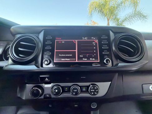 Used 2020 Toyota Tacoma SR AWD/4WD image 22
