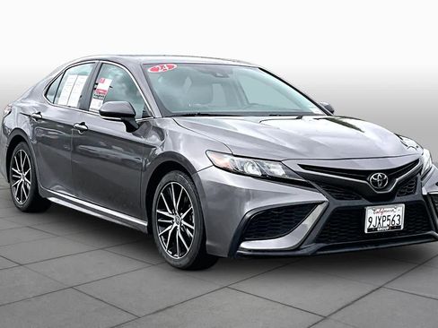 Used 2024 Toyota Camry SE FWD image 2