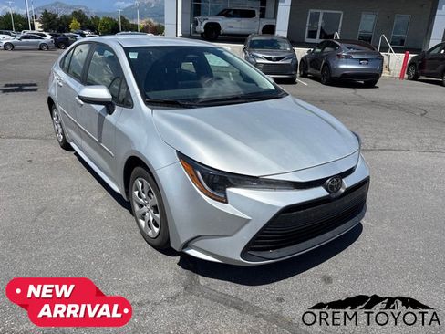 Used 2025 Toyota Corolla LE FWD image 6
