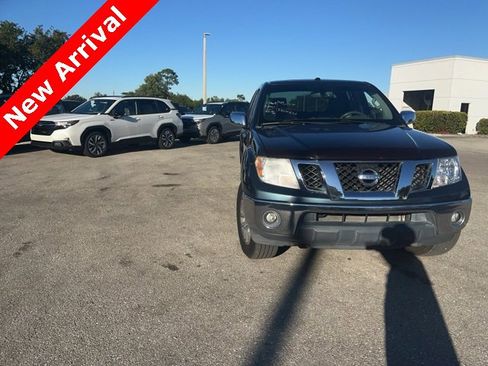 Used 2013 Nissan Frontier SL w/ Moonroof Pkg image 3
