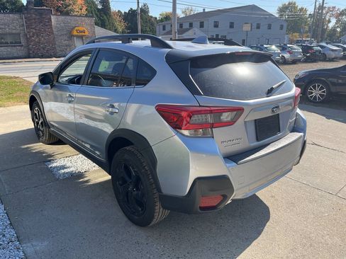 Used 2022 Subaru Crosstrek 2.5i Limited w/ Moonroof Package 2 AWD/4WD image 3