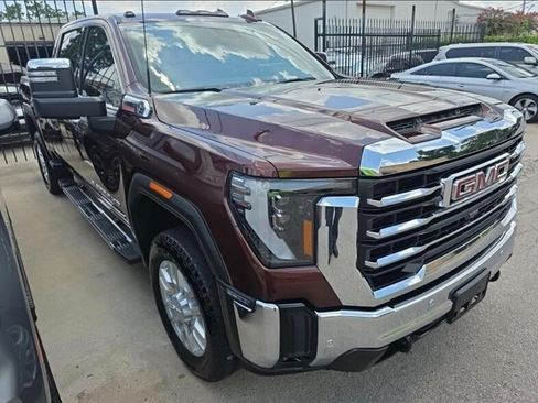 Used 2024 GMC Sierra 2500 SLT AWD/4WD image 3