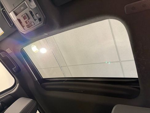 Certified 2025 Toyota 4Runner TRD Off-Road Premium image 17