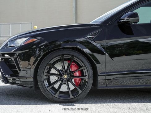 Used 2024 Lamborghini Urus S AWD/4WD image 4