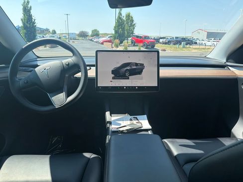 Used 2023 Tesla Model Y Long Range AWD/4WD image 55