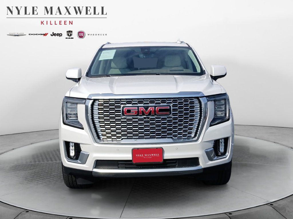 Used 2021 GMC Yukon XL Denali w/ Denali Premium Package AWD/4WD image 18