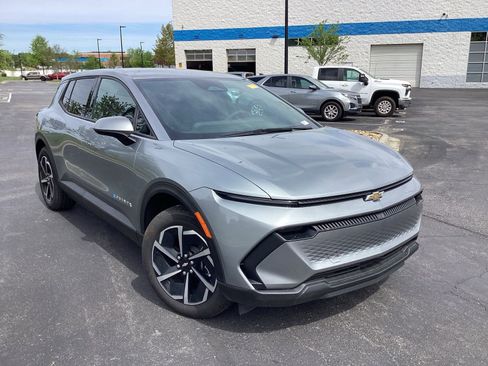 Used 2025 Chevrolet Equinox EV LT image 7