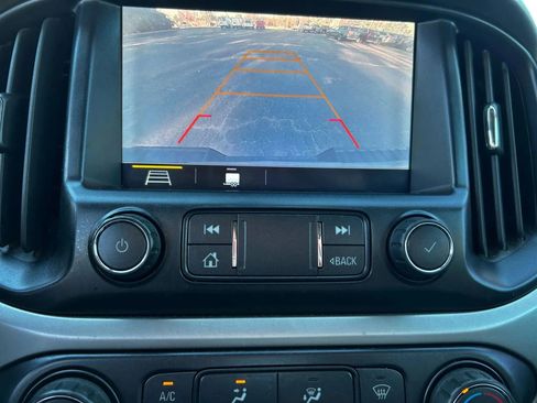 Used 2019 Chevrolet Colorado LT image 18