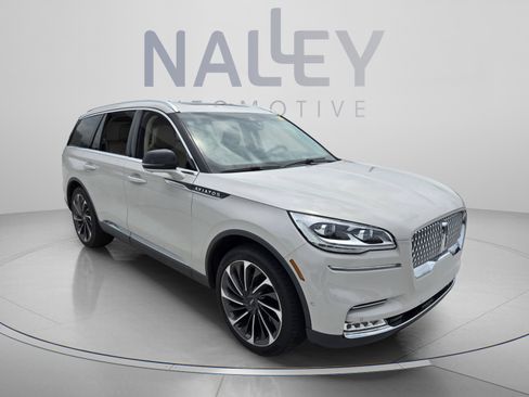 Used 2020 Lincoln Aviator Reserve w/ Equipment Group 202A AWD/4WD image 6