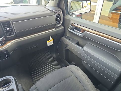 New 2025 GMC Sierra 1500 Elevation image 14