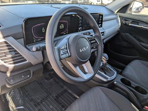 Certified 2024 Kia Seltos LX image 9