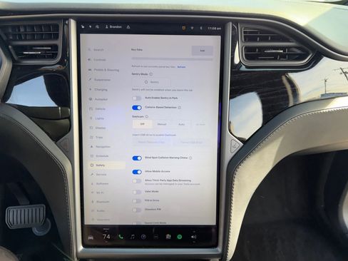 Used 2018 Tesla Model X 75D image 30