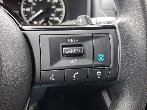 Used 2022 Nissan Rogue SV image 21