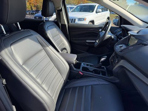 Used 2019 Ford Escape SEL image 25