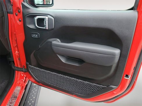 Used 2025 Jeep Wrangler Sport image 14