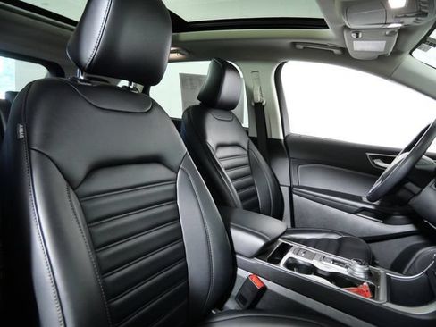 Certified 2024 Ford Edge SEL w/ Convenience Package AWD/4WD image 11