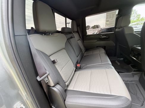 Used 2024 Chevrolet Silverado 2500 ZR2 AWD/4WD image 21