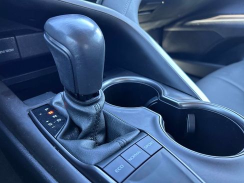 Used 2024 Toyota Camry SE image 30