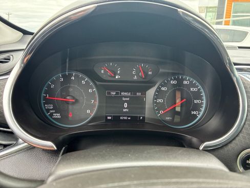 Used 2018 Chevrolet Malibu LT FWD image 25