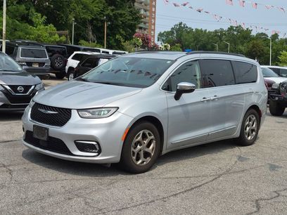 Used 2023 Chrysler Pacifica Limited
