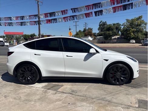 Used 2022 Tesla Model Y Performance AWD/4WD image 5