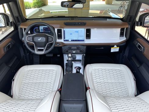 Used 2024 Ford Bronco Outer Banks image 34