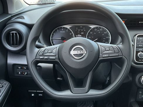 New 2025 Nissan Kicks Play S image 19