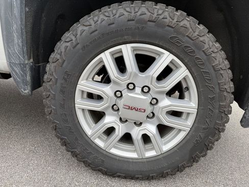 Used 2021 GMC Sierra 2500 SLT w/ SLT Premium Package AWD/4WD image 14