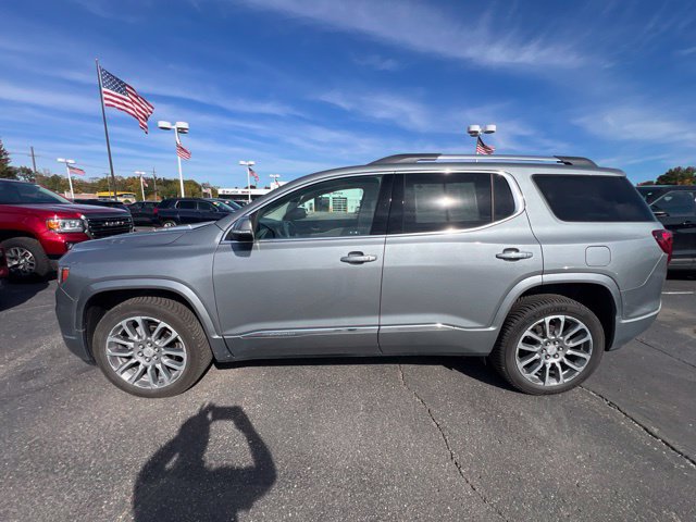 Used 2023 GMC Acadia Denali w/ Denali Ultimate Package AWD/4WD image 8