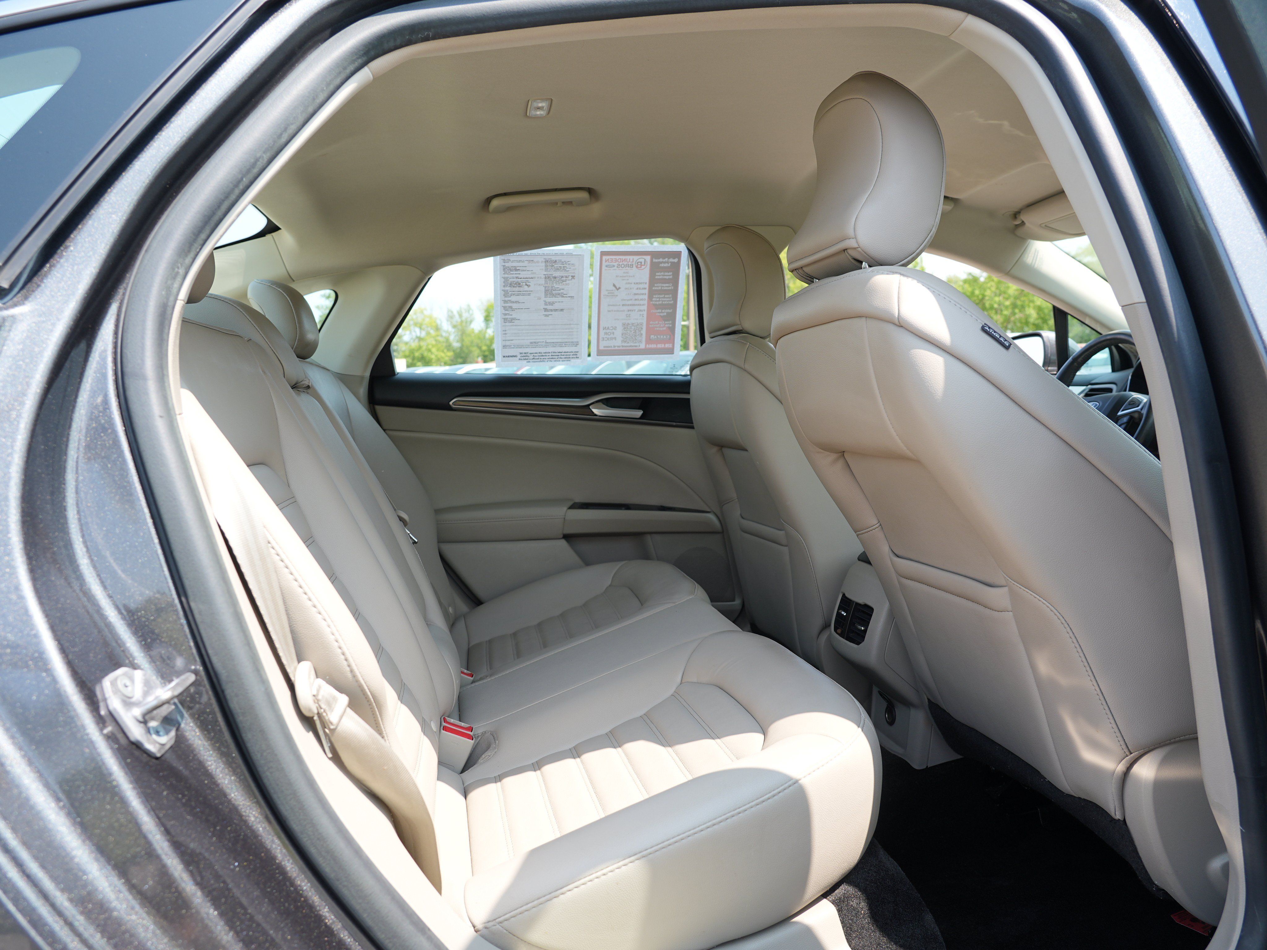 Used 2018 Ford Fusion SE w/ Fusion SE Technology Package FWD image 30
