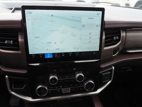 Used 2024 Ford Expedition Limited image 26