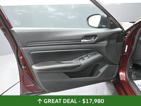 Used 2024 Nissan Altima 2.5 SV image 29