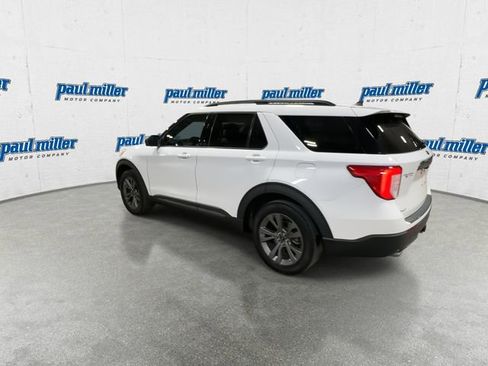 Used 2021 Ford Explorer XLT w/ Equipment Group 202A image 8