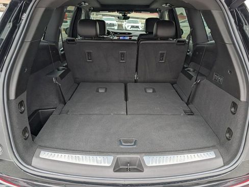 Used 2023 Cadillac XT6 Premium Luxury w/ Technology Package image 25