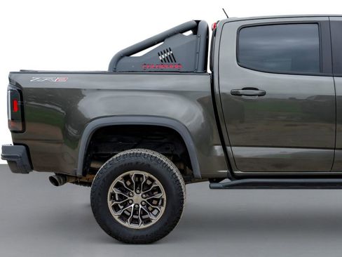 Used 2017 Chevrolet Colorado ZR2 w/ LPO, Premium Interior Package AWD/4WD image 6