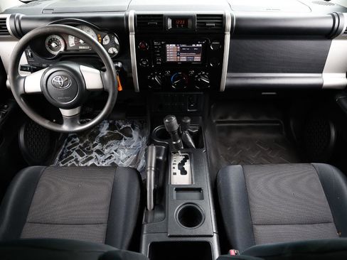 Used 2008 Toyota FJ Cruiser 4WD image 2