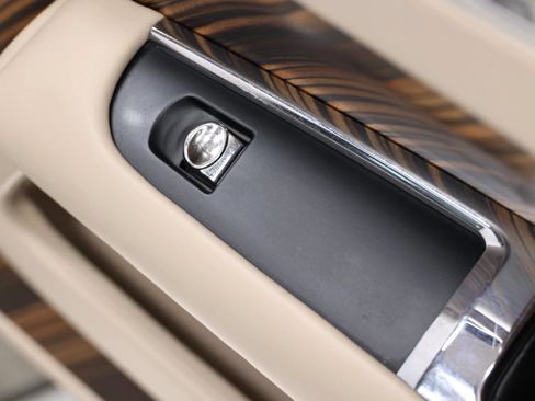 Used 2015 Rolls-Royce Wraith RWD image 96