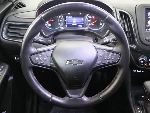 Used 2022 Chevrolet Equinox RS w/ LPO, Floor Liner Package image 3