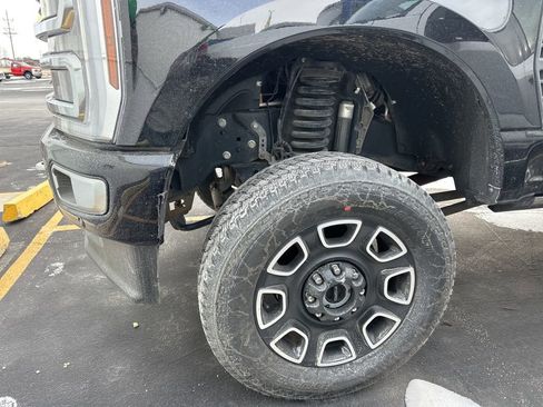 Used 2024 Ford F350 Platinum w/ FX4 Off-Road Package image 19