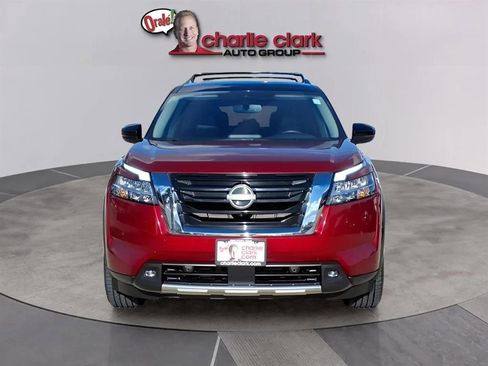 Used 2022 Nissan Pathfinder SL image 8