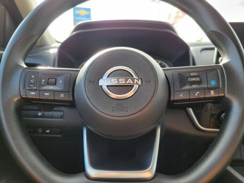 Used 2024 Nissan Rogue SV AWD/4WD image 12