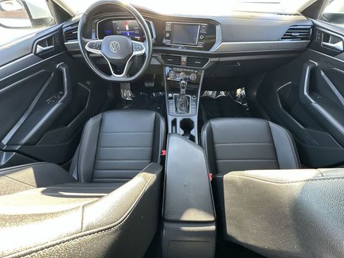 Used 2023 Volkswagen Jetta SE w/ Panoramic Sunroof Package image 29