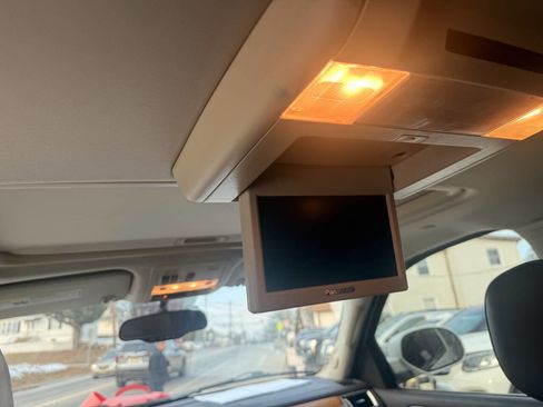 Used 2011 Cadillac Escalade ESV Platinum image 14