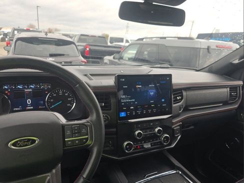 Used 2023 Ford Expedition Max Limited image 8