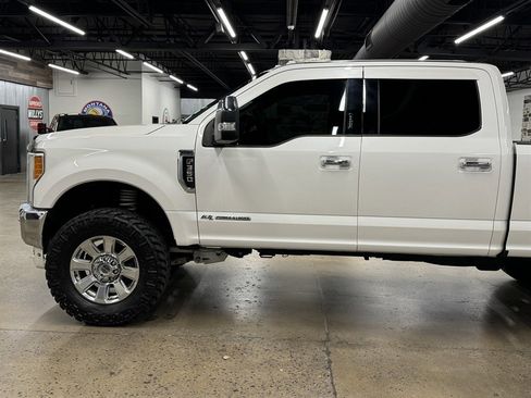Used 2017 Ford F350 Lariat w/ Lariat Ultimate Package AWD/4WD image 5