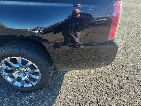 Used 2018 GMC Yukon XL SLT w/ Open Road Package image 14